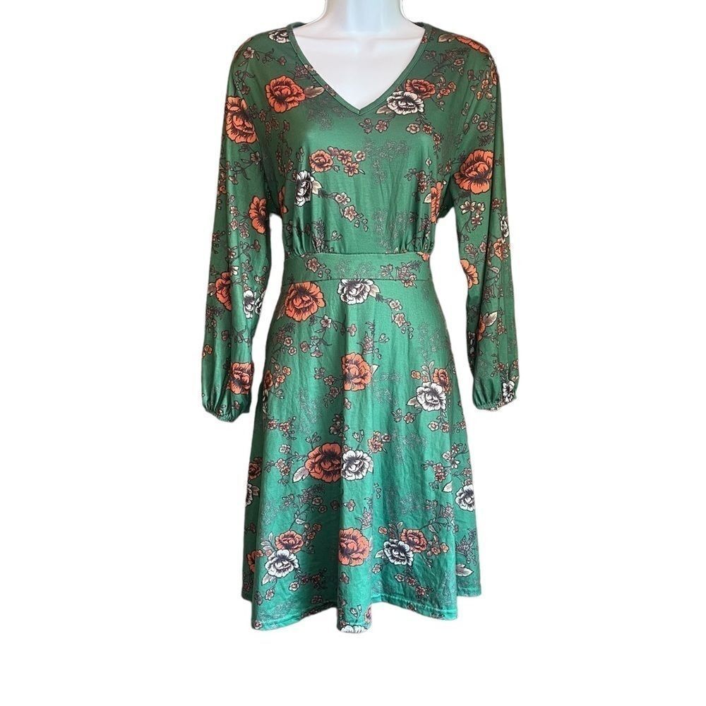 Club London V Neck Long sleeve tie back floral dress​​​​​​​
